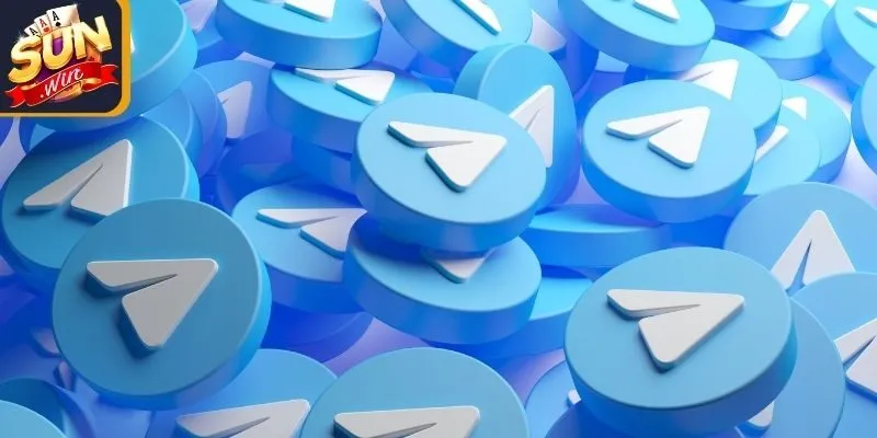 Truy cập vào Fanpage hoặc telegram lấy link