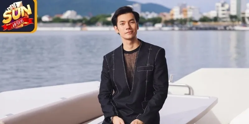 Tác Giả / CEO 1 Sunwin Tác giả / CEO Nguyễn Hoàng Phúc với vai trò lãnh đạo nền tảng